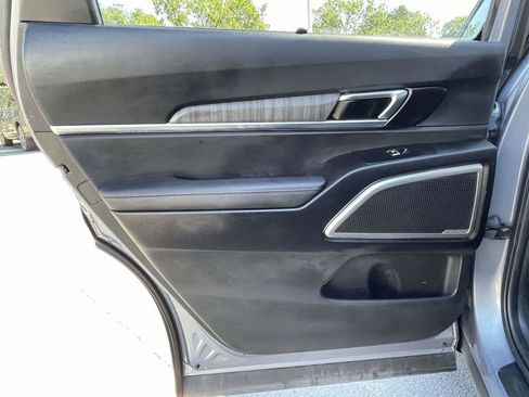 Used 2023 Kia Telluride EX w/ EX Captain's Chair Package FWD image 20