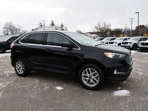 Used 2024 Ford Edge SEL w/ Convenience Package image 8