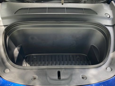 Used 2024 Tesla Model Y Long Range AWD/4WD image 12