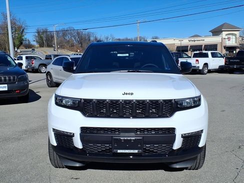New 2025 Jeep Grand Cherokee L Limited image 9