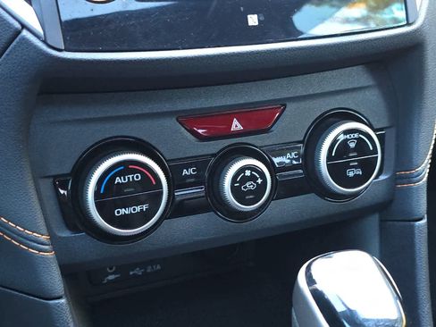 Used 2020 Subaru Crosstrek 2.0i Limited w/ Moonroof Package w/Navigation image 23