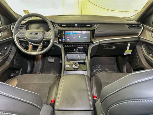 New 2026 Jeep Grand Cherokee L 4WD image 27