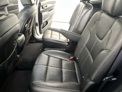 Used 2022 Kia Telluride EX w/ EX Premium Package image 27