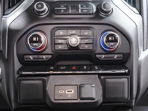 Used 2022 Chevrolet Silverado 1500 RST image 15