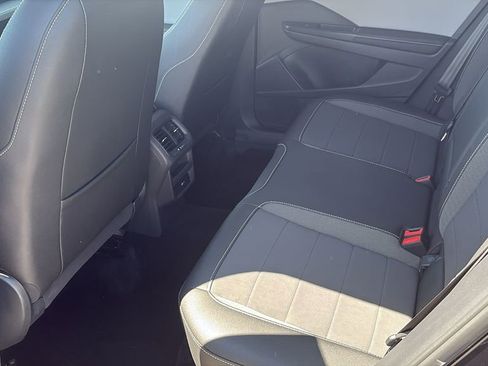 Used 2024 Volkswagen Taos SE image 24