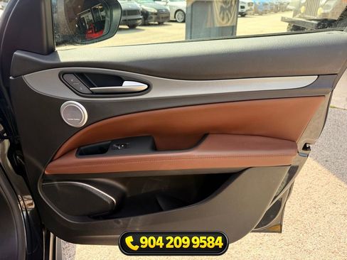 Used 2018 Alfa Romeo Stelvio Sport w/ Quick Order Package 22J Sport AWD/4WD image 31