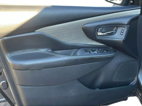 Used 2018 Nissan Murano SL w/ Moonroof Package image 9