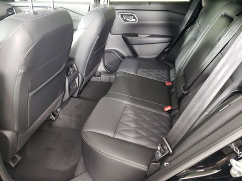 New 2026 Nissan Rogue Platinum image 12