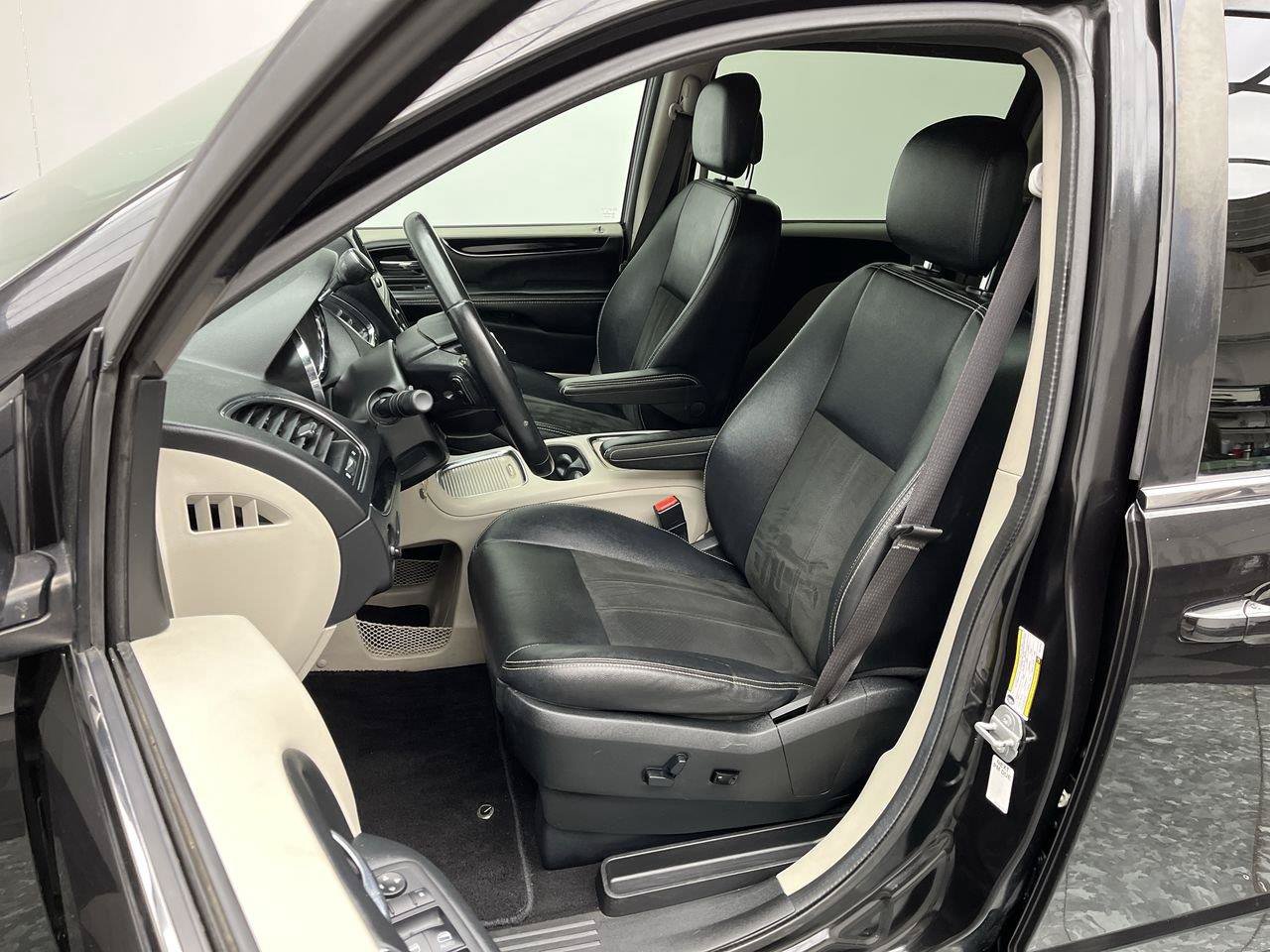 Used 2019 Dodge Grand Caravan SXT FWD image 8