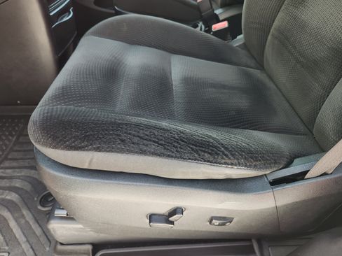 Used 2019 Dodge Grand Caravan SE FWD image 24