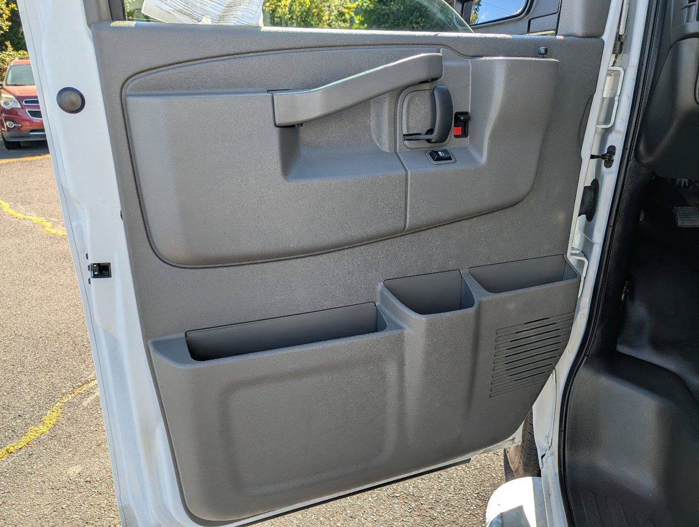 Used 2025 Chevrolet Express 2500 w/ Driver Convenience Package RWD image 10