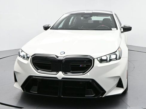 Used 2025 BMW M5 w/ Carbon Package AWD/4WD image 3