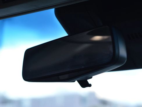 Used 2017 Cadillac Escalade Premium Luxury image 21