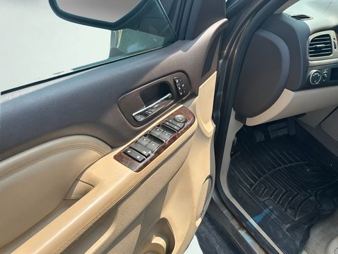 Used 2012 GMC Yukon XL Denali AWD/4WD image 3