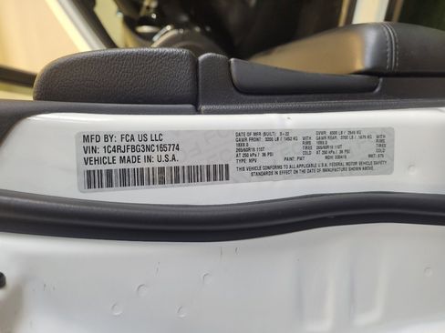 Used 2022 Jeep Grand Cherokee Limited image 33