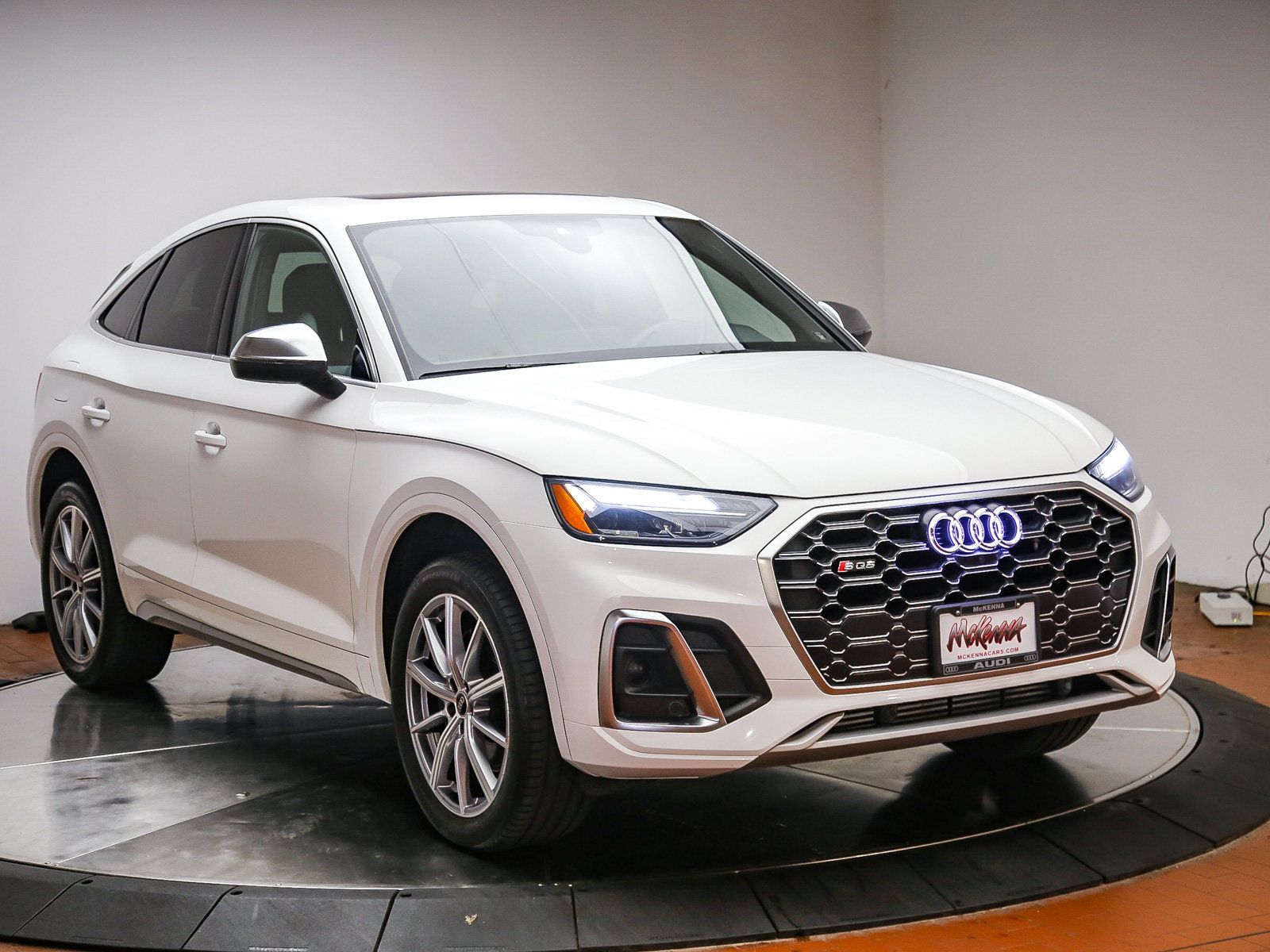 Used 2023 Audi SQ5 Premium Plus w/ Premium Plus Package AWD/4WD image 4