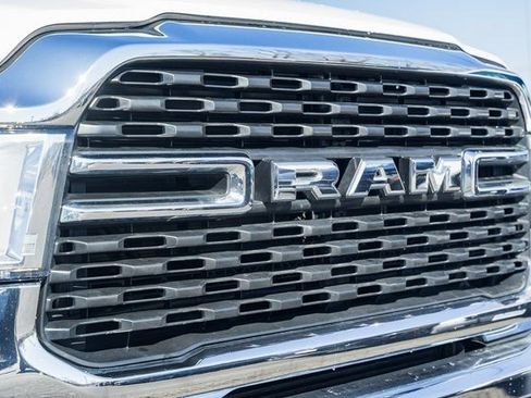 Used 2024 RAM 3500 Big Horn image 11