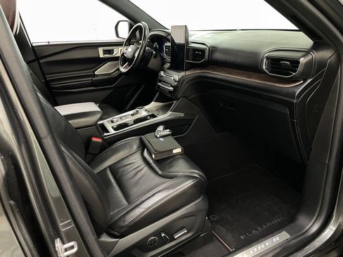Used 2020 Ford Explorer Platinum w/ Premium Technology Package AWD/4WD image 42