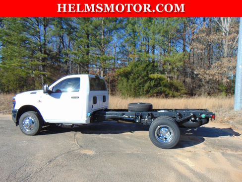 New 2026 RAM 3500 Tradesman image 5