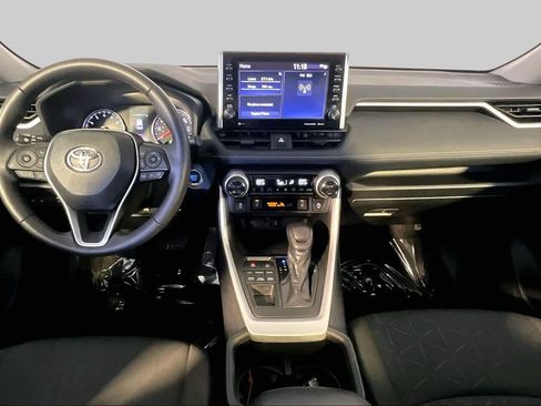 Used 2022 Toyota RAV4 XLE w/ Convenience Package AWD/4WD image 16