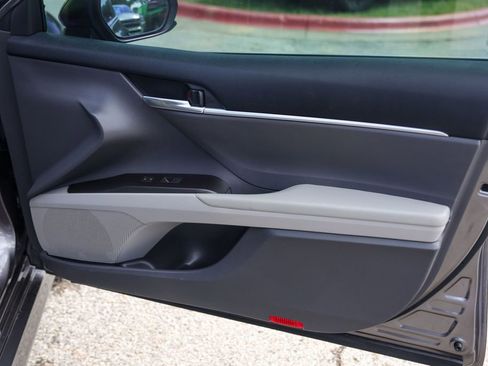 Used 2023 Toyota Camry LE FWD image 27