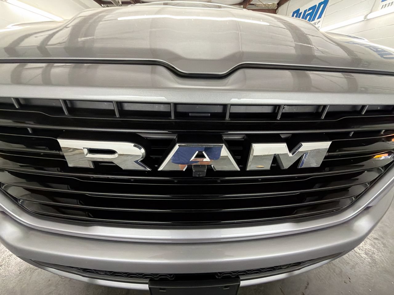 Used 2025 RAM 1500 Laramie w/ Sport Appearance Package AWD/4WD image 29