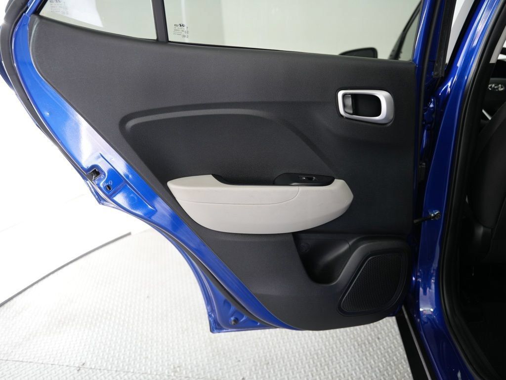 Used 2020 Hyundai Venue SEL FWD image 31
