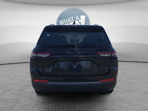 New 2026 Jeep Grand Cherokee Limited w/ Limited Altitude Package AWD/4WD image 5