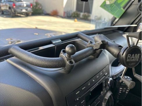 Used 2018 Jeep Wrangler Sport image 41