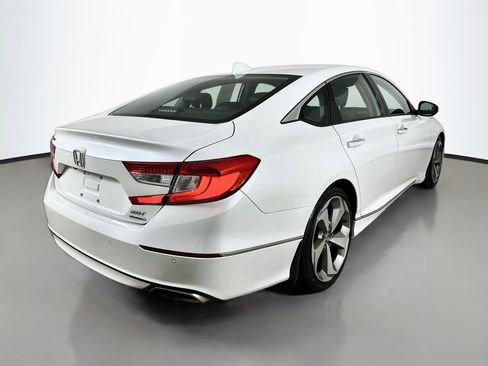 Used 2018 Honda Accord Touring image 7