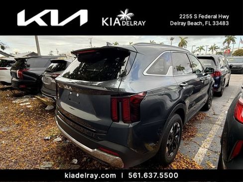 Certified 2024 Kia Sorento S w/ Panoramic Sunroof Package FWD image 2