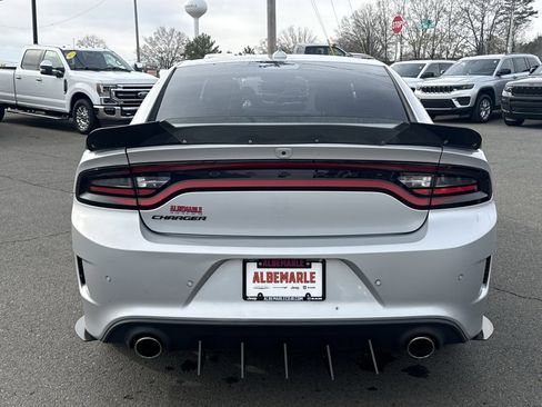 Used 2022 Dodge Charger R/T w/ Blacktop Package image 4