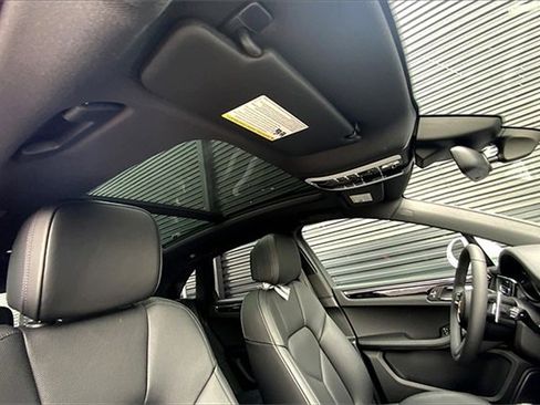 New 2025 Porsche Macan image 32