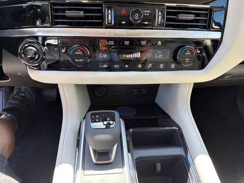 New 2026 Nissan Pathfinder SL FWD image 25