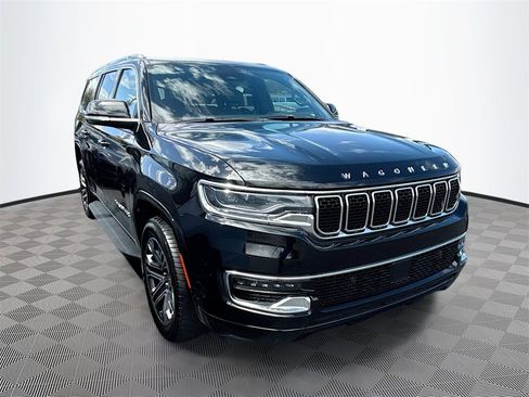 Used 2023 Jeep Wagoneer L Series II image 4