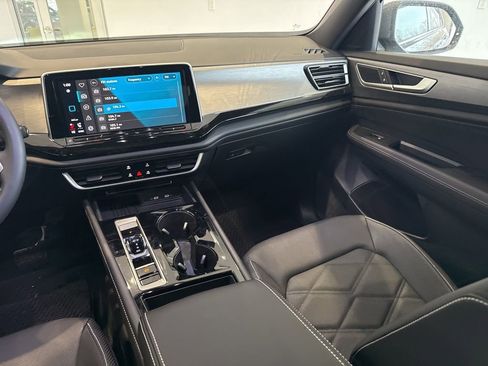 New 2026 Volkswagen Atlas Cross Sport SE image 12