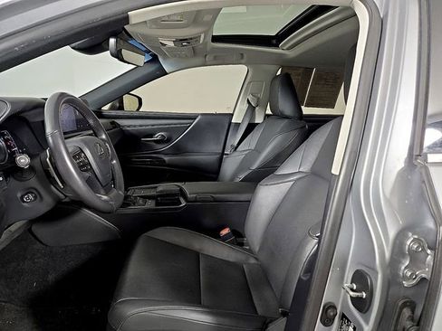 Used 2022 Lexus ES 300h w/ Premium Package image 16