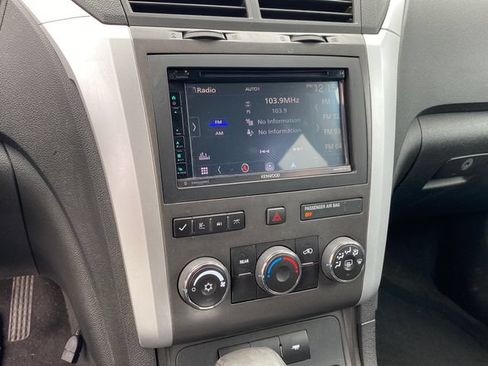 Used 2012 Chevrolet Traverse LT FWD image 7