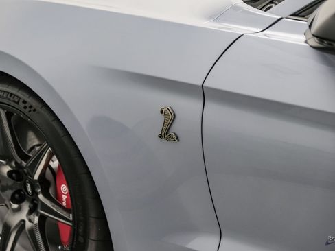 Used 2022 Ford Mustang Shelby GT500 w/ Carbon Fiber Track Pack RWD image 42
