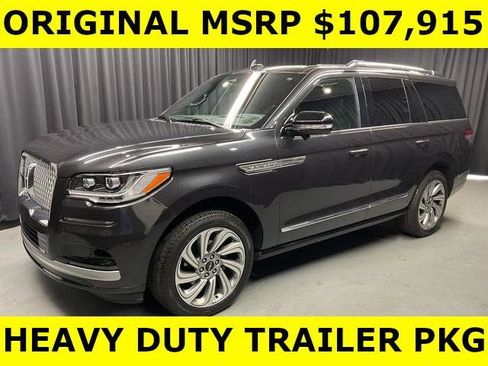 Used 2024 Lincoln Navigator Reserve AWD/4WD image 2