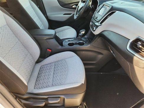 Used 2024 Chevrolet Equinox LT w/ Driver Convenience Package image 14