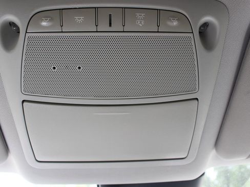 Used 2020 Nissan Rogue SV w/ Premium Package image 27