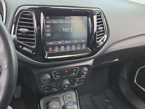 Used 2021 Jeep Compass Limited AWD/4WD image 25