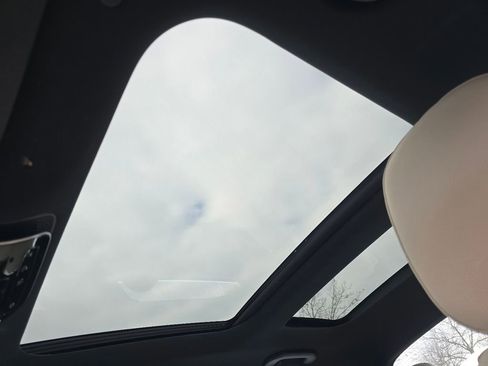 Used 2022 Mercedes-Benz C 300 4MATIC Sedan image 3