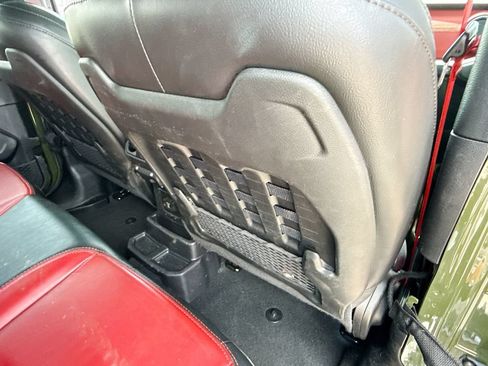 Used 2023 Jeep Wrangler Unlimited Rubicon 4xe AWD/4WD image 30