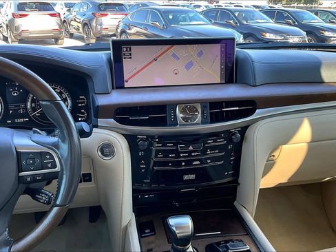 Used 2017 Lexus LX 570 4WD image 6