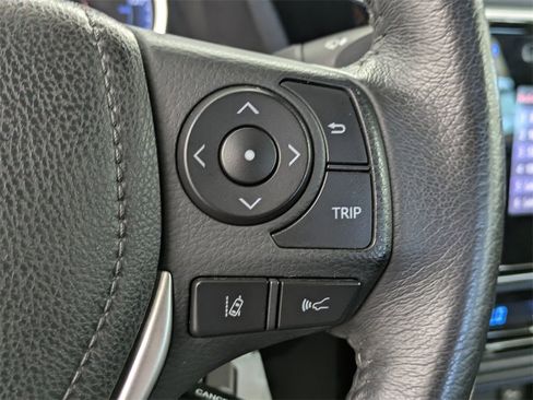 Used 2017 Toyota Corolla SE image 19