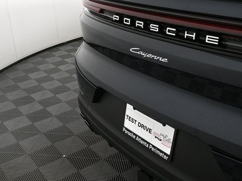Certified 2026 Porsche Cayenne Coupe AWD/4WD image 37