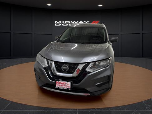 Used 2020 Nissan Rogue S w/ Special Edition Package FWD image 5