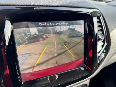 Used 2019 Jeep Compass Limited image 12